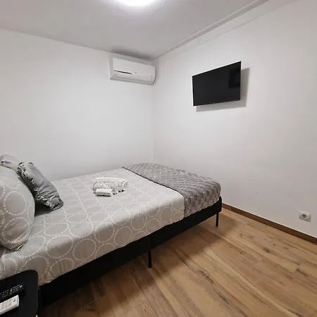 Cozy With Terrace, Air Cond, Free Parking, By With Lda 아파트 *