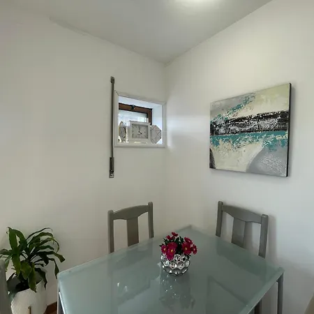 Apartment Cozy With Terrace, Air Cond, Free Parking, By With Lda