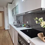 Cozy With Terrace, Air Cond, Free Parking, By With Lda