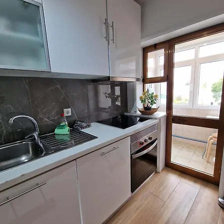Cozy With Terrace, Air Cond, Free Parking, By With Lda Apartmán