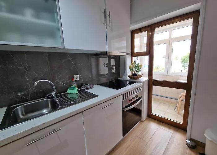 Cozy With Terrace, Air Cond, Free Parking, By With Lda Apartment